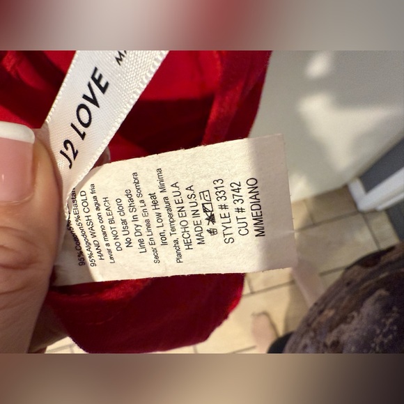 J2 Love Guns N’ Roses Red Bodysuit size medium - Picture 3 of 3